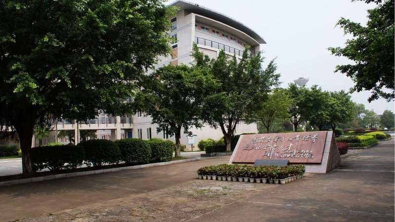 SMT贴片加工：揭秘深圳加工厂家的核心对比要素